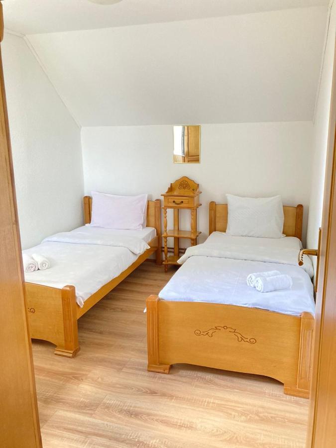 Guest House Nena Žabljak エクステリア 写真